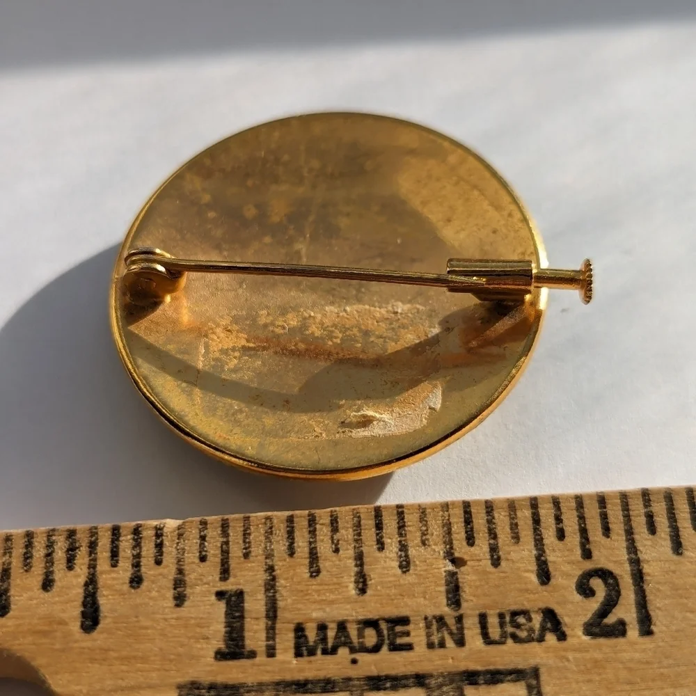 🕊️ Vintage Damascene Pin black and gold birds and floral trombone clasp 1